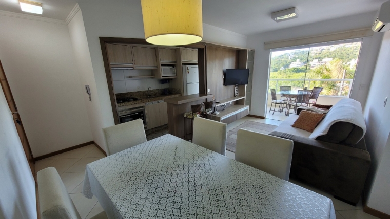 COD A10 – Apartamento com 2 dormitórios na praia de Bombas