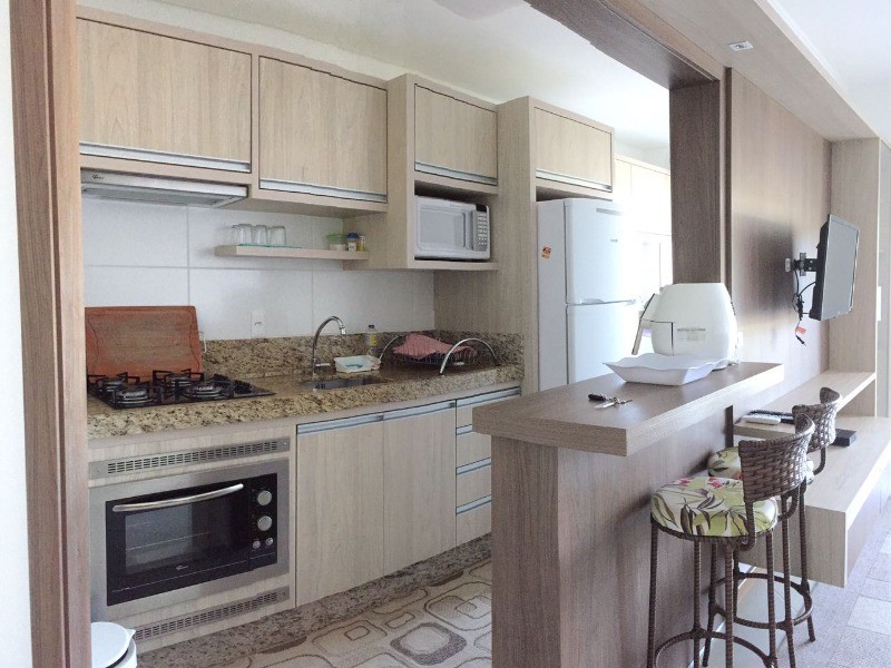 COD A10 – Apartamento com 2 dormitórios na praia de Bombas