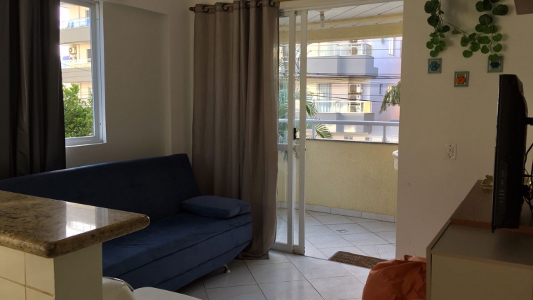 COD A006 – Apartamento com 2 dormitórios na praia de Bombas