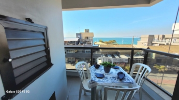 COD A098 – Apartamento com 2 dormitórios e vista para o mar de Bombas