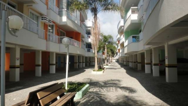 COD A2018 – Apartamento com 2 dormitórios na praia de Bombas