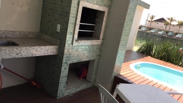 Apartamento 3 Dormitórios em Canto Grande