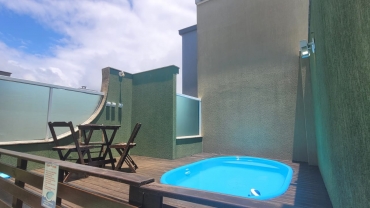 COD A026 – Cobertura com 2 suítes na praia de Bombas