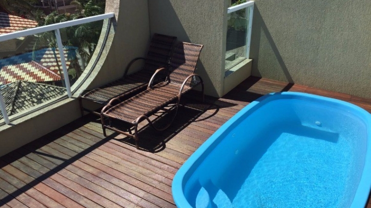 COD A274 – Cobertura com piscina privativa na praia de Bombas