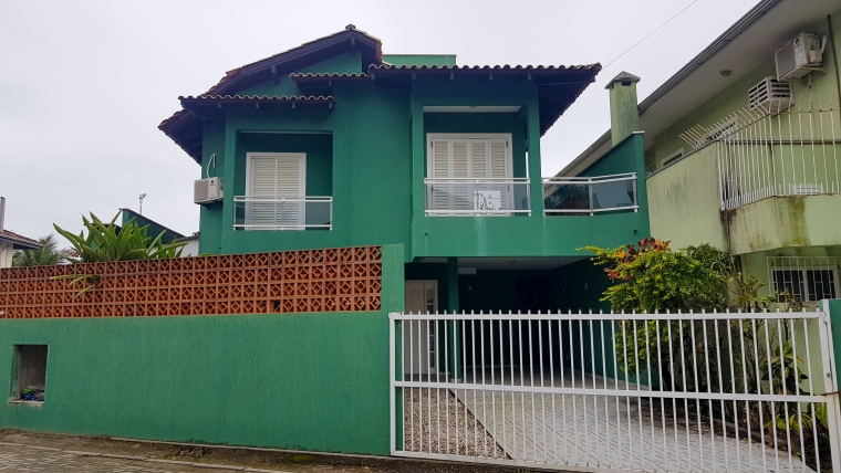 COD VC003 – Casa Frente Mar na Praia de Bombas.