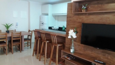 COD A013 – Excelente apartamento com 2 dormitórios na praia de Bombas