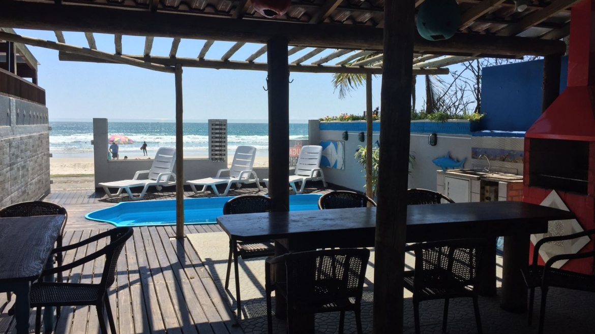 COD C043 – Excelente casa com 5 dormitórios e piscina privativa de frente para o mar