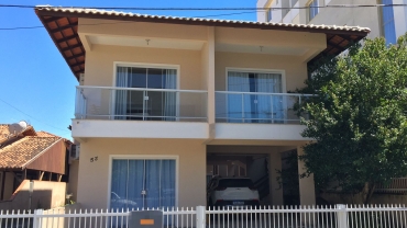 COD A583 – Excelente apartamento de 1 dormitório na praia de Mariscal