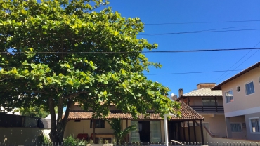 COD C092 – Excelente casa com 3 dormitórios na praia de Mariscal