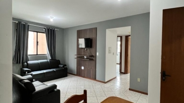 COD A131 – Excelente apartamento de 2 dormitórios a menos de 100 metros da praia