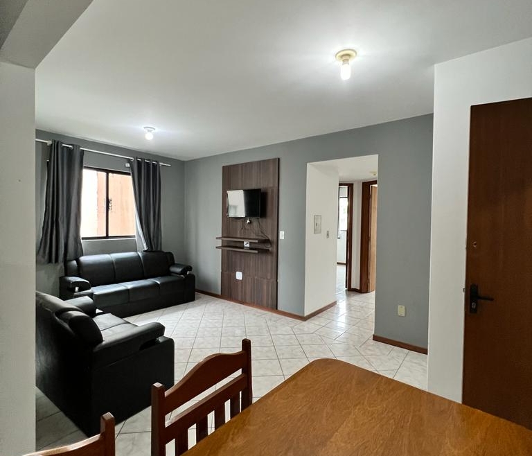 COD A131 – Excelente apartamento de 2 dormitórios a menos de 100 metros da praia