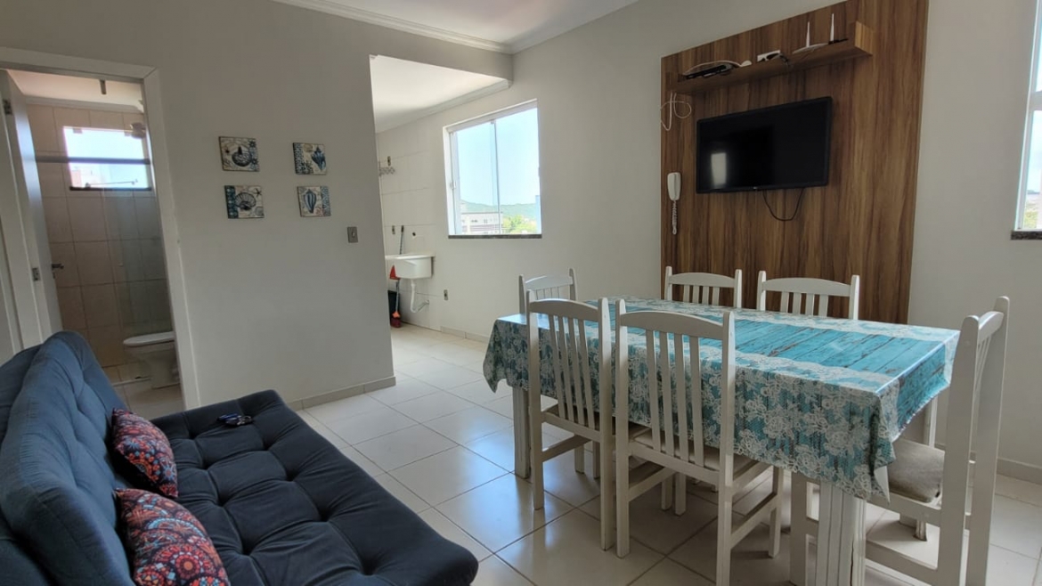 COD A116 – Apartamento com 2 dormitórios localizado na praia de Bombas