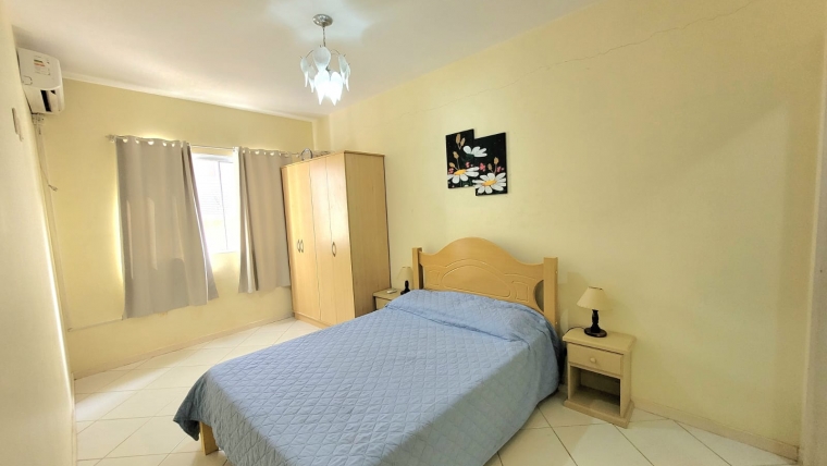 A373 – Apartamento com 2 dormitórios a 280 metros da praia de Bombas