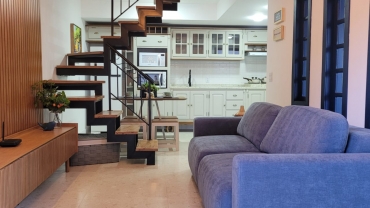 3 SOBRADOS GEMINADOS  ALTO PADRÃO A VENDA NA PRAIA DE BOMBAS