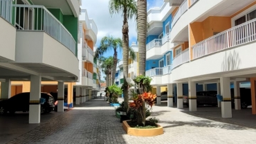 APARTAMENTO A VENDA A 150 METROS DA PRAIA DE BOMBAS