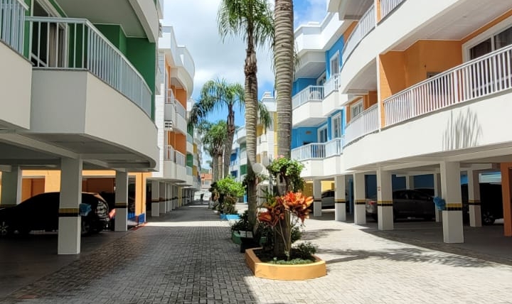 APARTAMENTO A VENDA A 150 METROS DA PRAIA DE BOMBAS