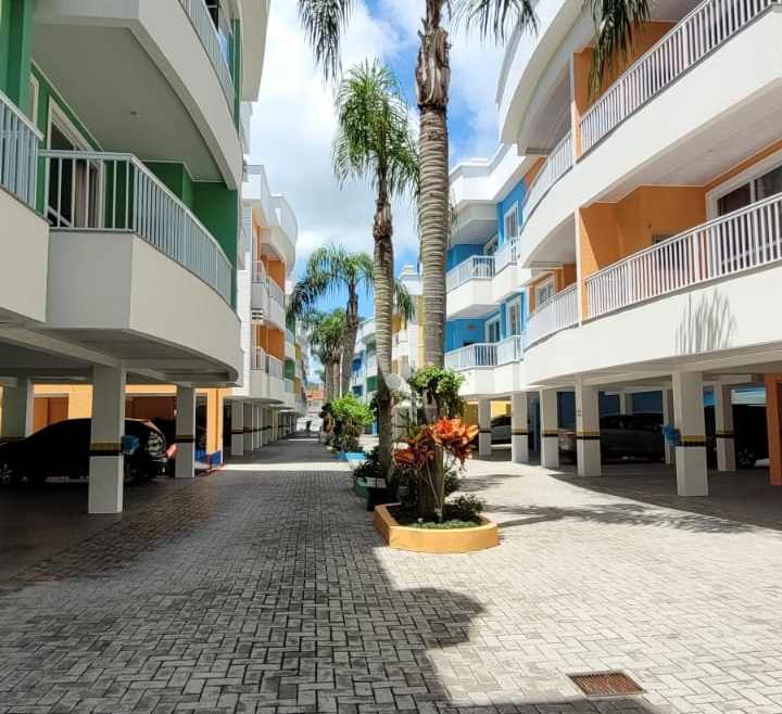 APARTAMENTO A VENDA A 150 METROS DA PRAIA DE BOMBAS