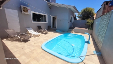 C033- CASA A 1KM DA PRAIA DE BOMBAS