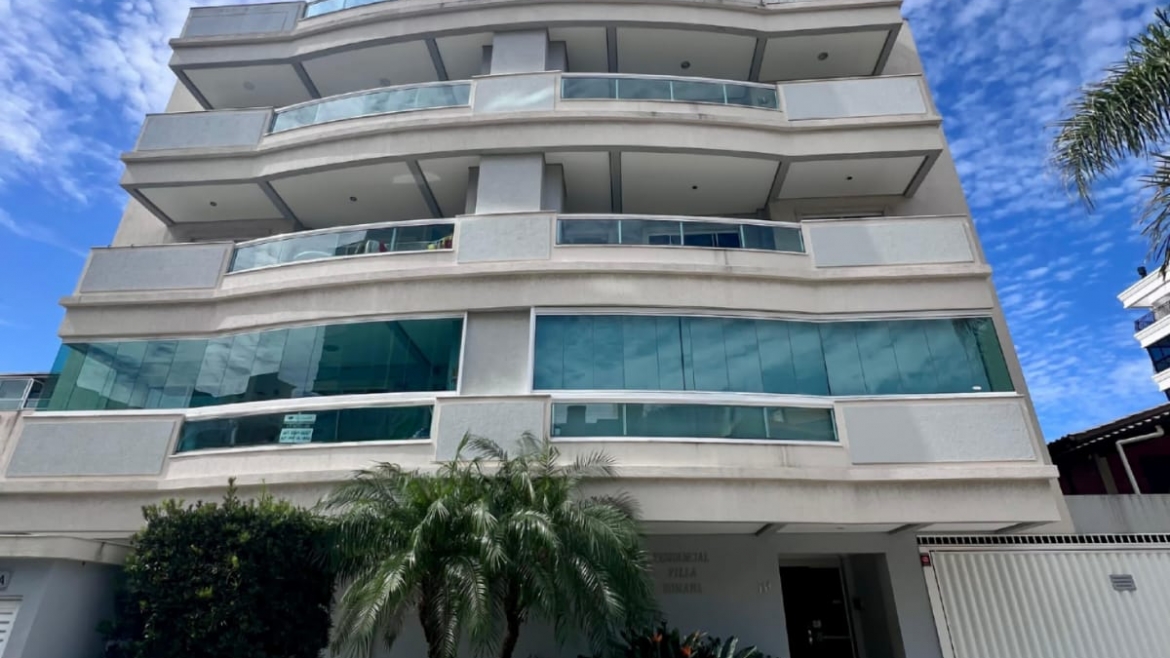 APARTAMENTO A VENDA A 80 METROS DA PRAIA DE BOMBAS